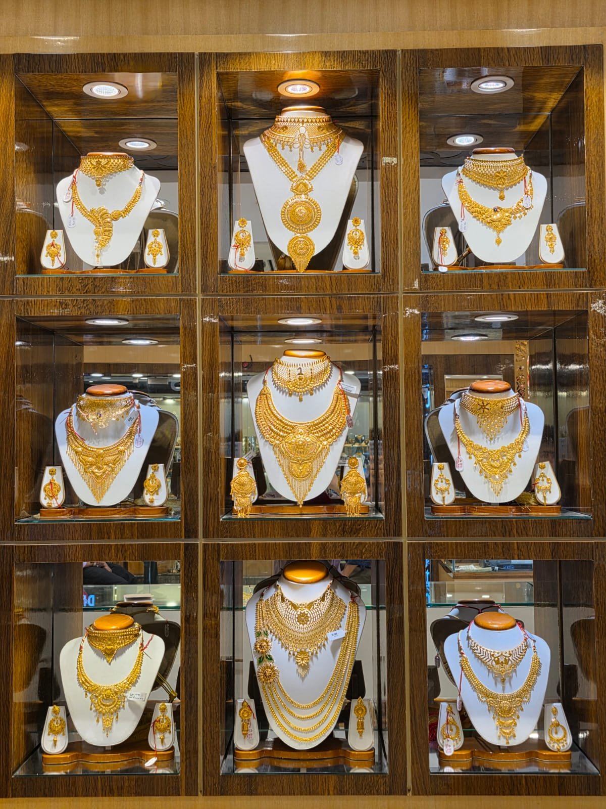 Gold Jewellery - Hallmark Certified, Dhar Brothers & Co.